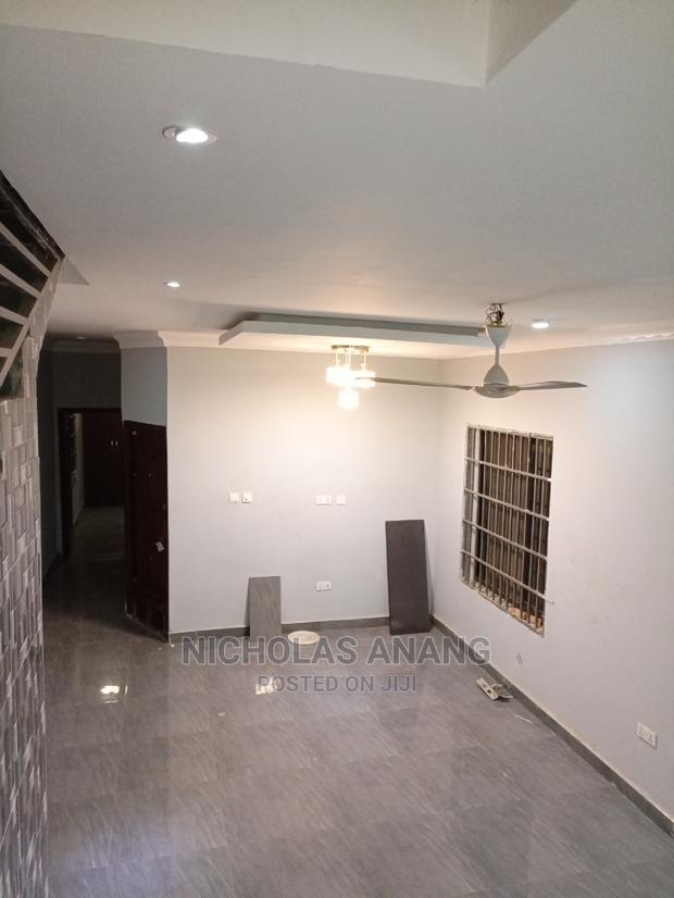 A Luxury 3 Bedroom Self Compound for Rent at Bush Road · Photo 7