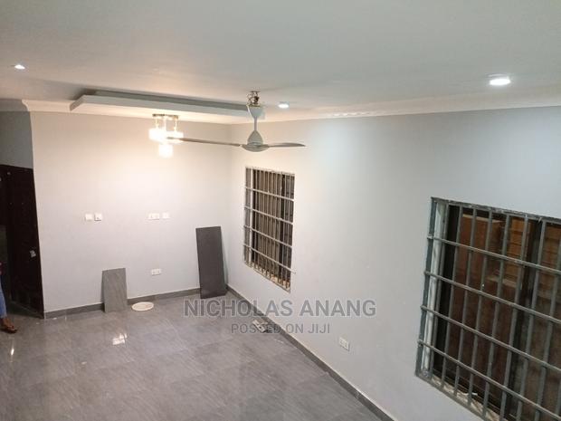 A Luxury 3 Bedroom Self Compound for Rent at Bush Road · Photo 8