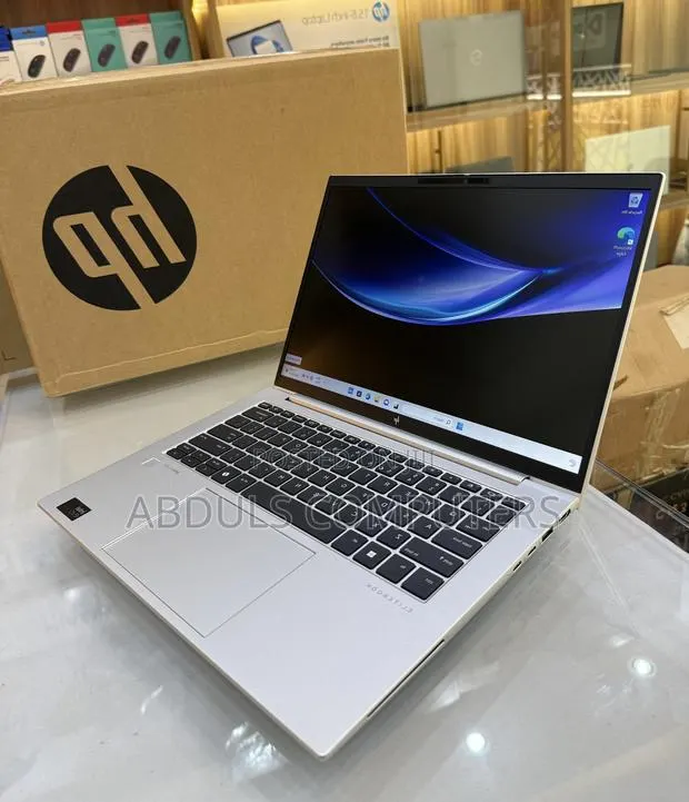 New Laptop HP EliteBook 640 G10 16GB Intel Core i7 SSD 512GB · Photo 1