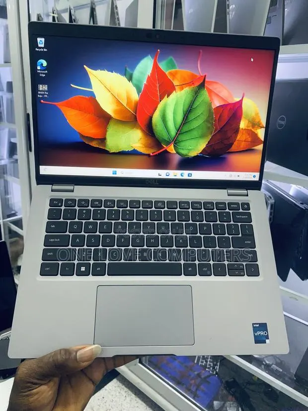 Laptop Dell Latitude 5430 16GB Intel Core i7 SSD 256GB · Photo 1
