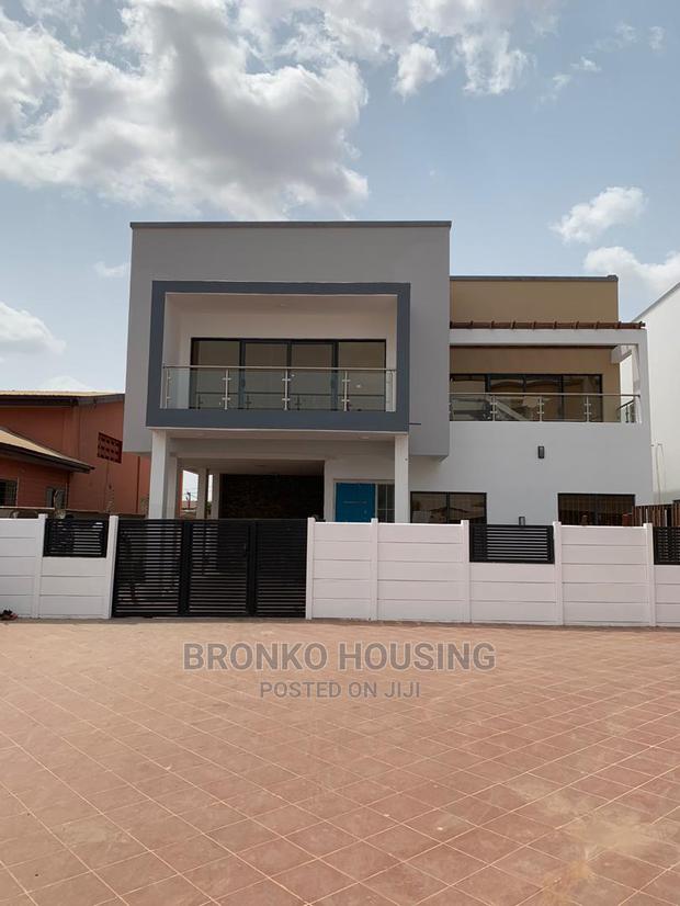 3bdrm House in Bronko Housing, Accra Metropolitan for rent · Photo 2