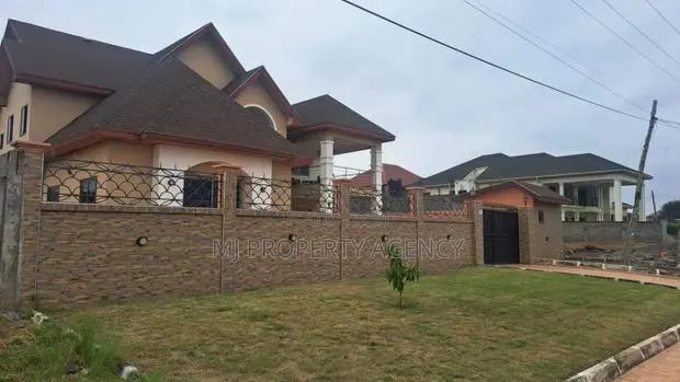 Furnished 5bdrm House in Hfc Estates Phase, Community 25 for rent · Photo 1