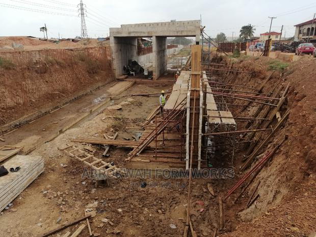 Retaining Wall/Gutter/Pool/Bridge/Formworks/Bunker · Photo 2