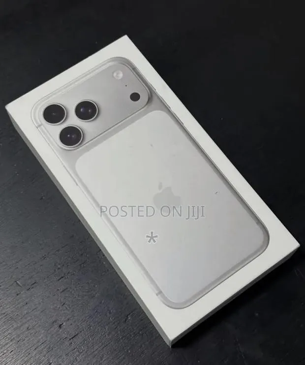 New Apple iPhone 17 Pro Max 512 GB Silver · Photo 1