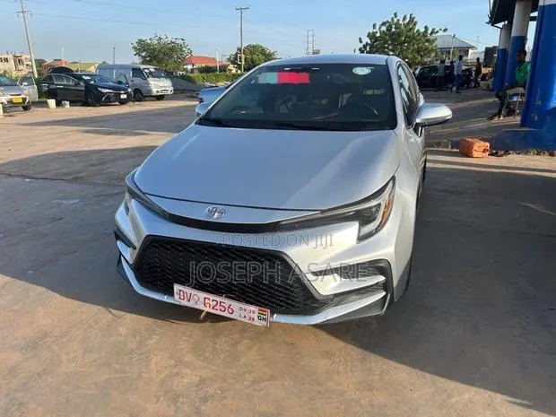 Toyota Corolla SE 2023 · Photo 1