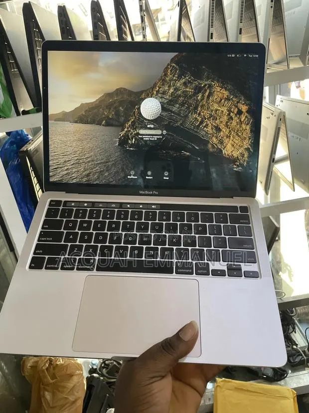 Laptop Apple MacBook Pro 2020 8GB Intel Core I5 SSD 512GB · Photo 1