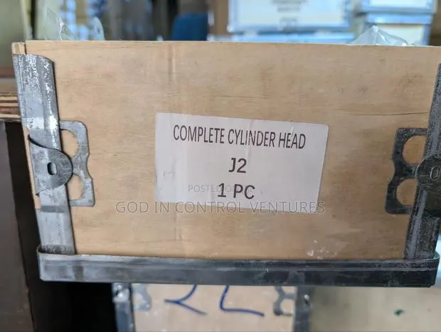 Kia J2 Cylinder Head · Photo 1