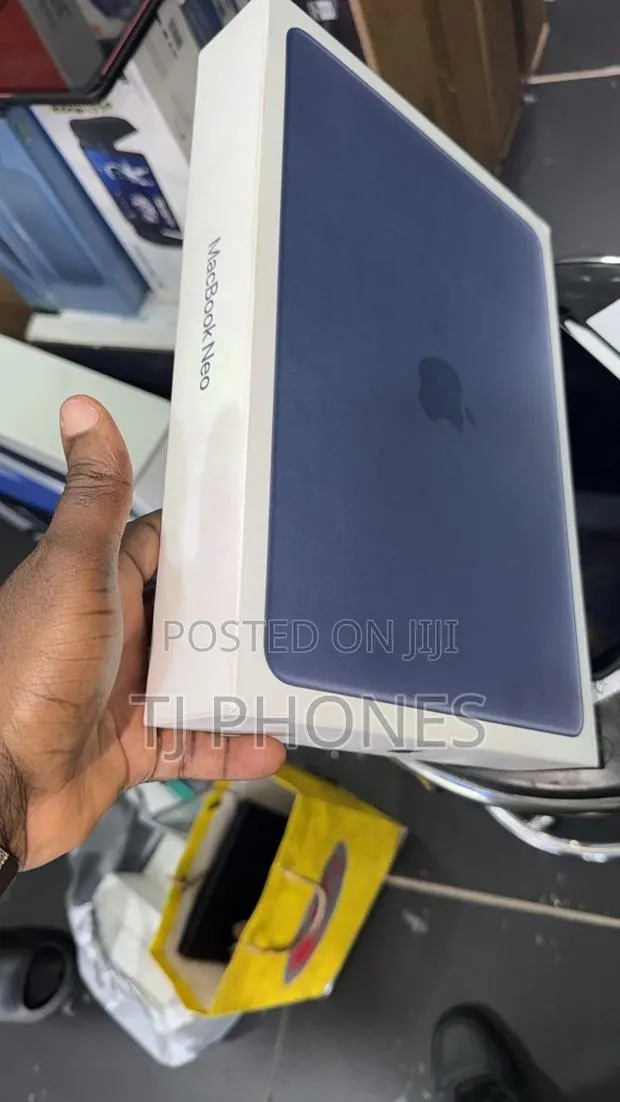 New Laptop Apple MacBook Neo 2026 8GB SSD 512GB · Photo 1