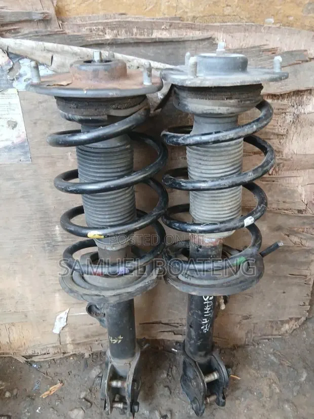 Hyundai Santa Fe 2012 2014 to 2017 Front Shocks · Photo 1