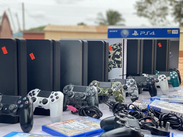 Playstation 4 Standard Console · Photo 5