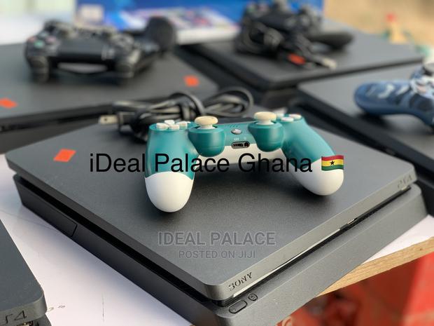 Playstation 4 Slim Console · Photo 4