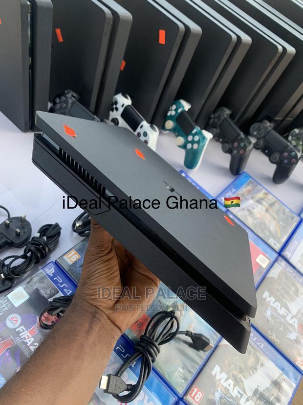 Playstation 4 Slim Console · Photo 5
