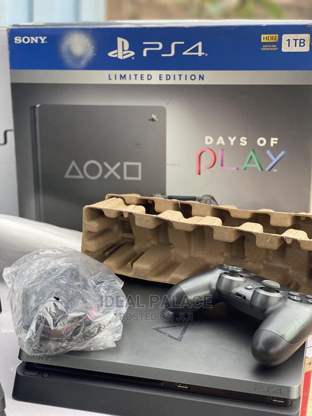 Playstation Consoles 4 Slim With Box · Photo 3