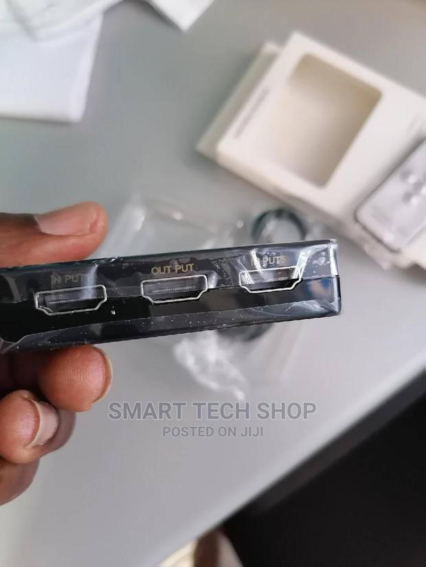 Hdmi Switch 5 to 1 Ultra HD With Remote Control · Photo 3