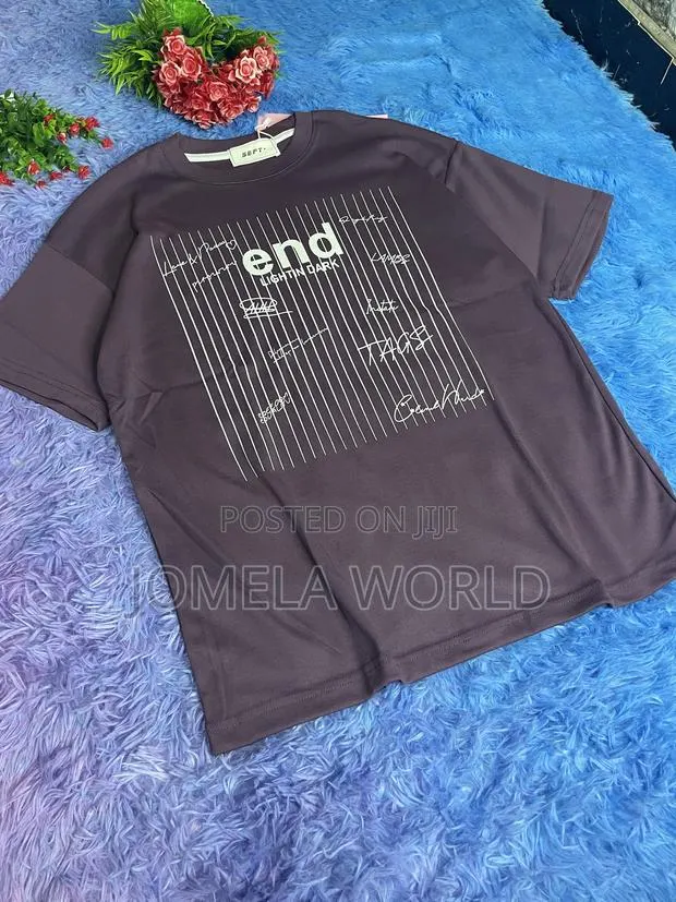 Cotton T-Shirt · Photo 4