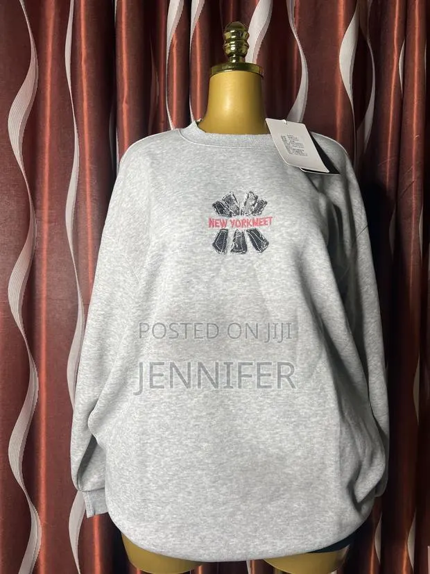Sweatshirt and Hoodies · Photo 1