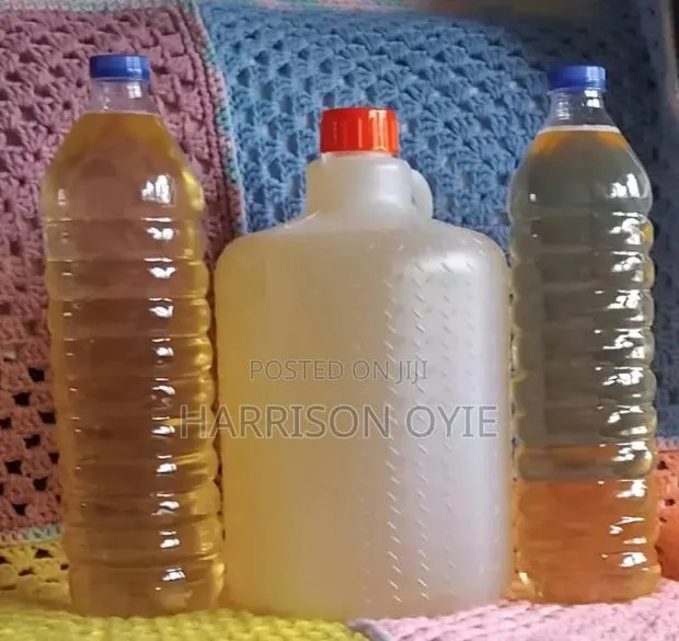 Dzomi Plam and Coconut Oil From Volta Region · Photo 1