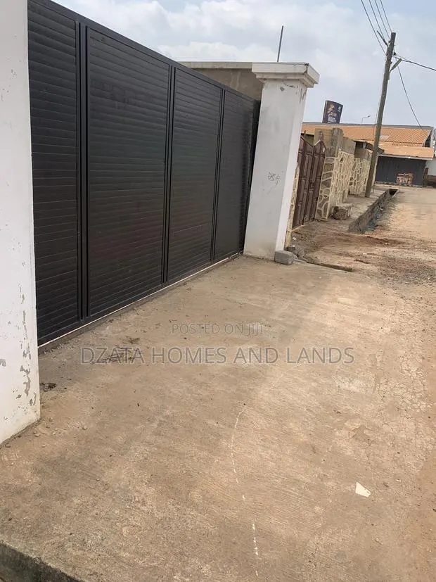 Half Plot for Sale · Photo 1