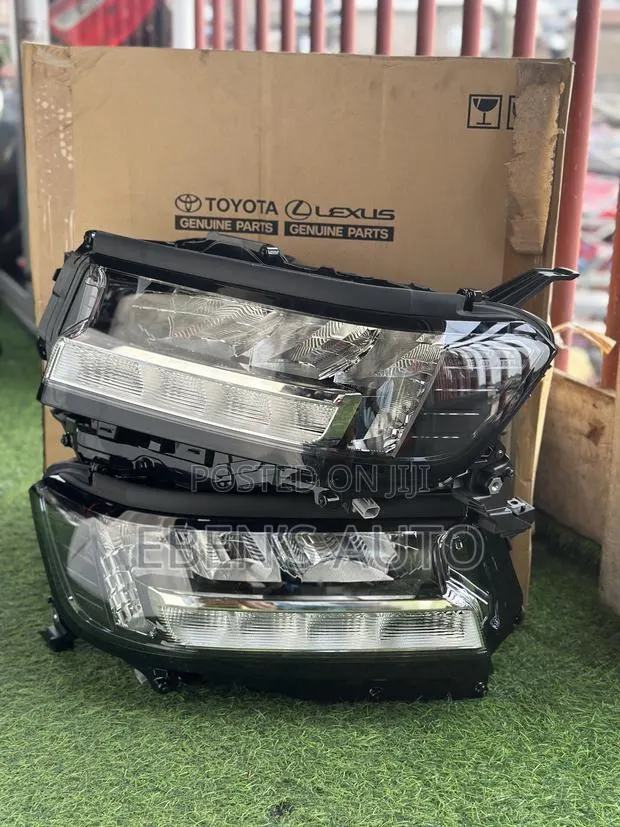 Toyota Land Cruiser 300 GXR Headlights 22-25 · Photo 1