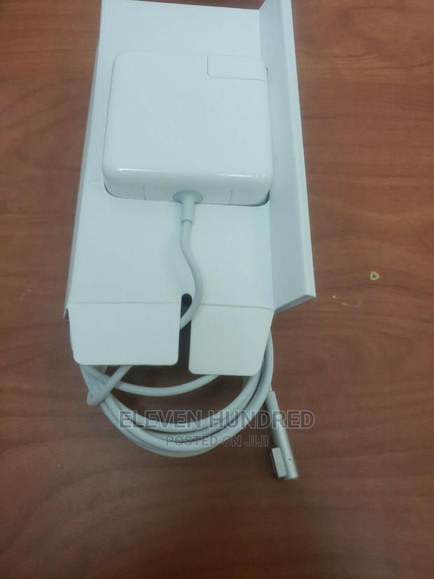 Apple Macbook Chargers · Photo 5