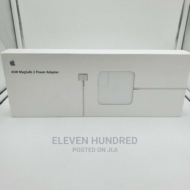 Apple Macbook Chargers · Photo 3