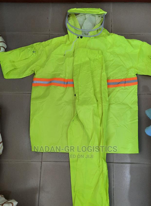 Rain Suit (Lemon Green) · Photo 1