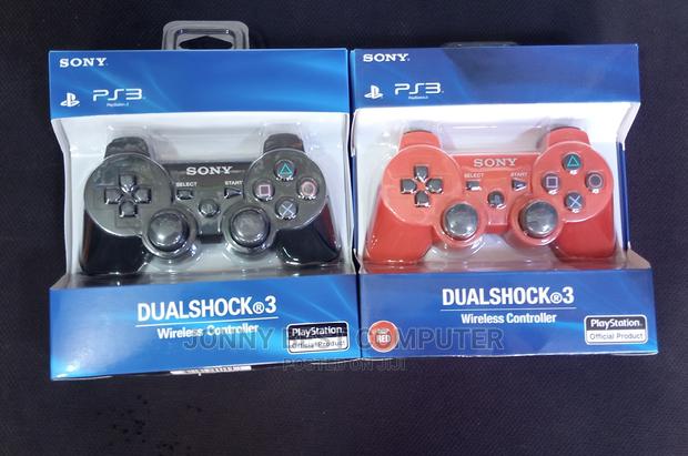 Playstation 3 Controllers · Photo 2