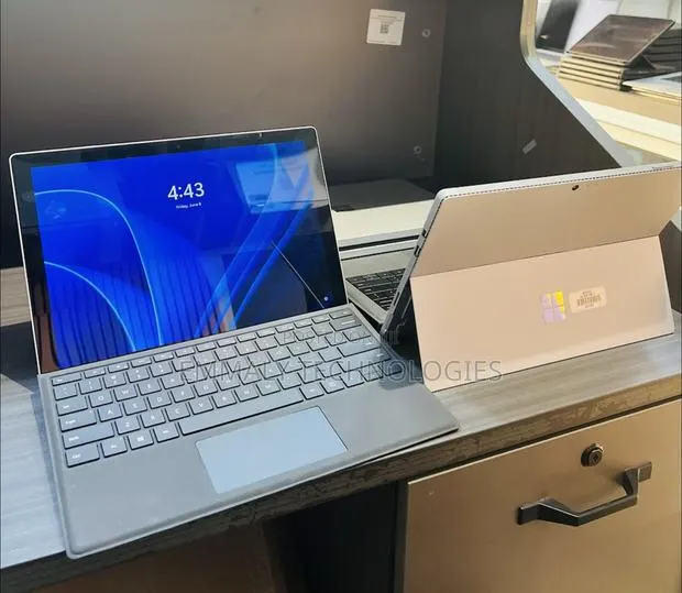 Laptop Microsoft Surface Laptop 5 4GB Intel Core i5 SSD 128GB · Photo 1
