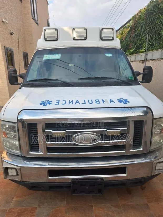Ford E450 2019 White · Photo 1
