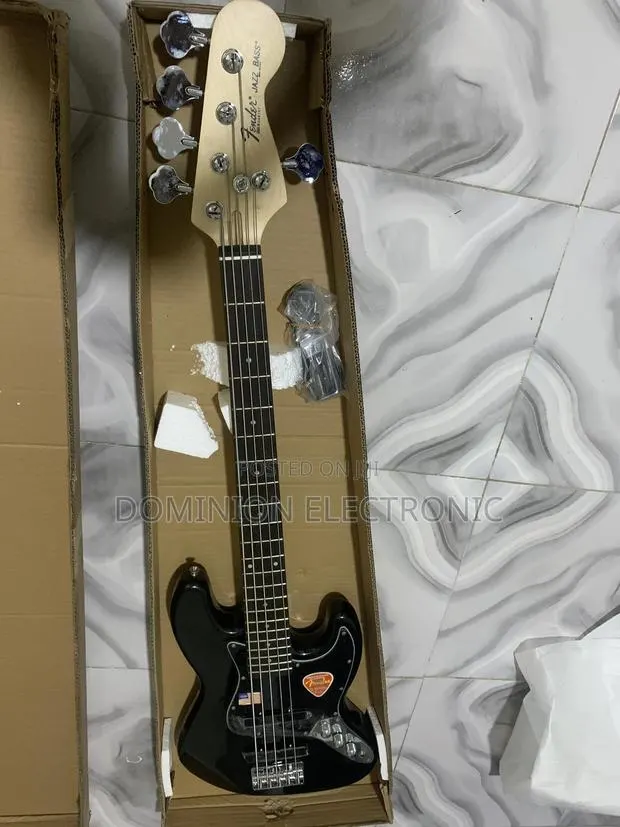 Fender Jazz Bass Guitar · Photo 1
