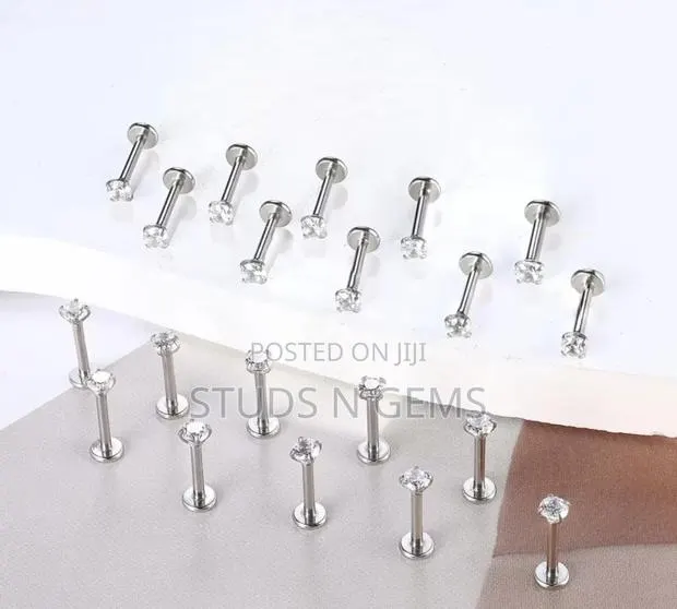 Studs(flat Backs) · Photo 1