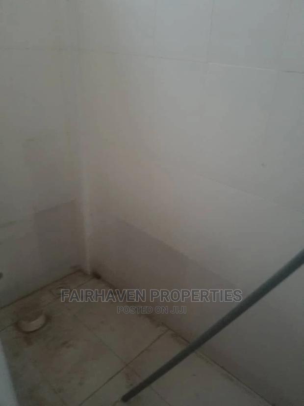 Shop for Rent at Bushroad · Photo 2