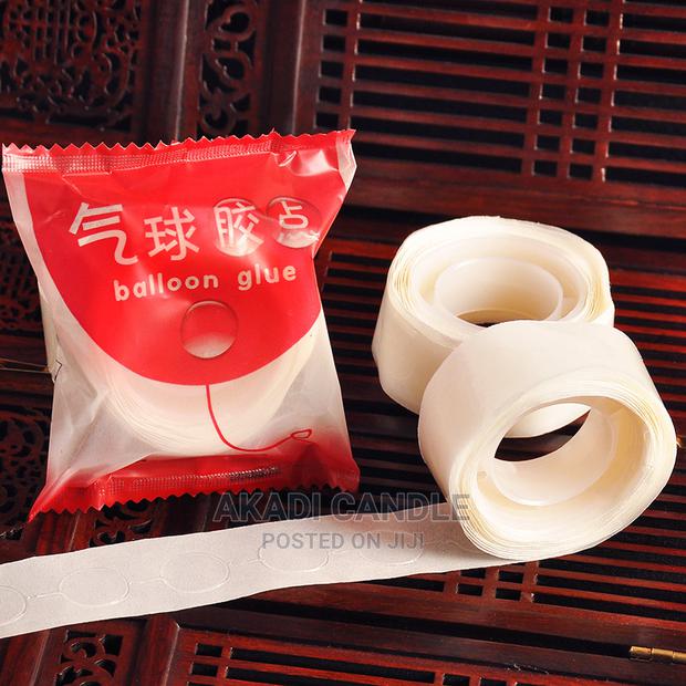 Balloon Glue or Dot · Photo 1