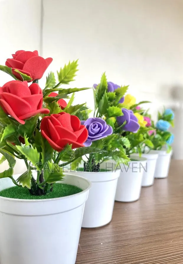 Mini Artificial Flower Pot (Oval Base) · Photo 1