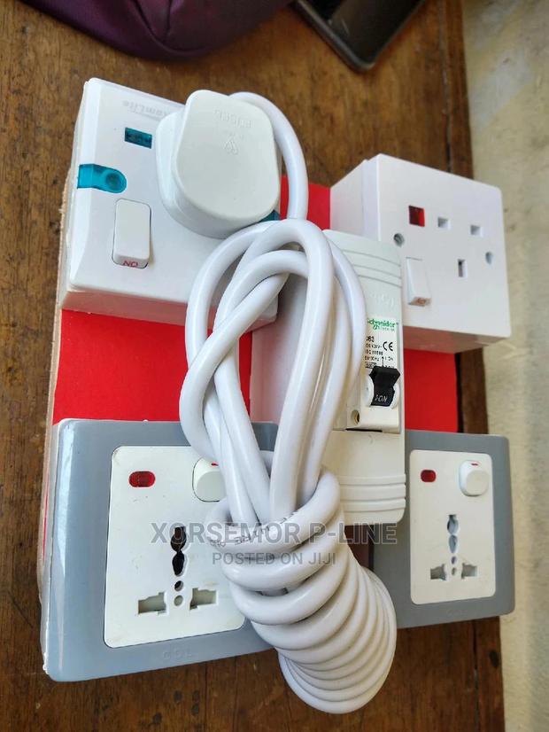 Heavy Appliances Extension Board · Photo 1