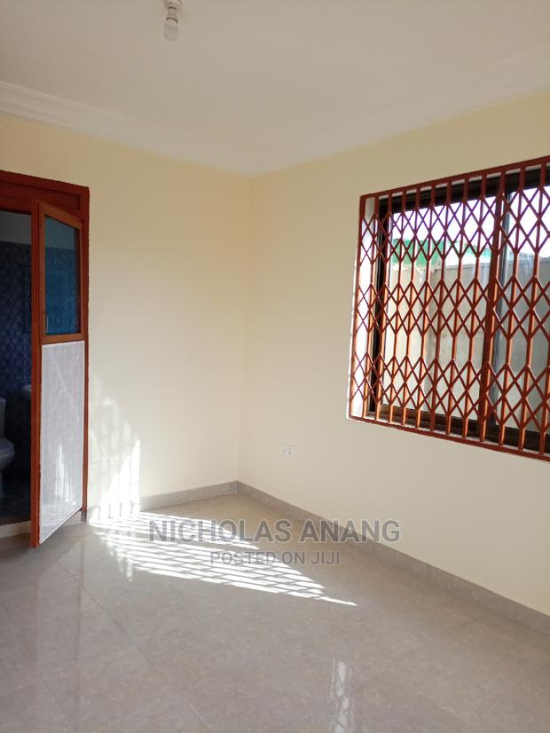Mini Flat in New Town for Rent · Photo 8