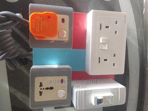 Electric Power Control Extension Board · Photo 2