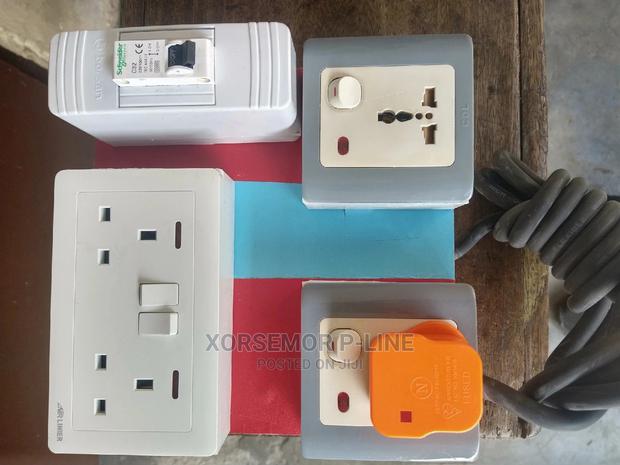 Electric Power Control Extension Board · Photo 3