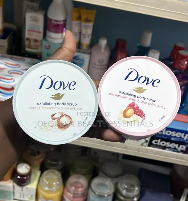 Dove Exfoliating Body Scrub · Photo 1