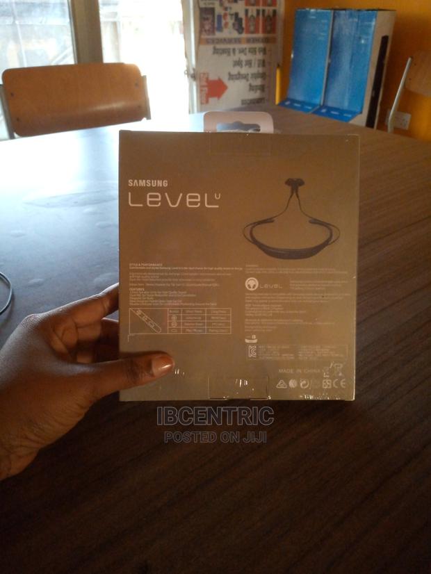 Samsung Level Stereo Headset · Photo 3