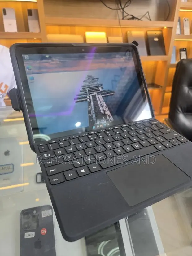Laptop Microsoft Surface Go 2 8GB Intel Core M3 SSD 128GB · Photo 1