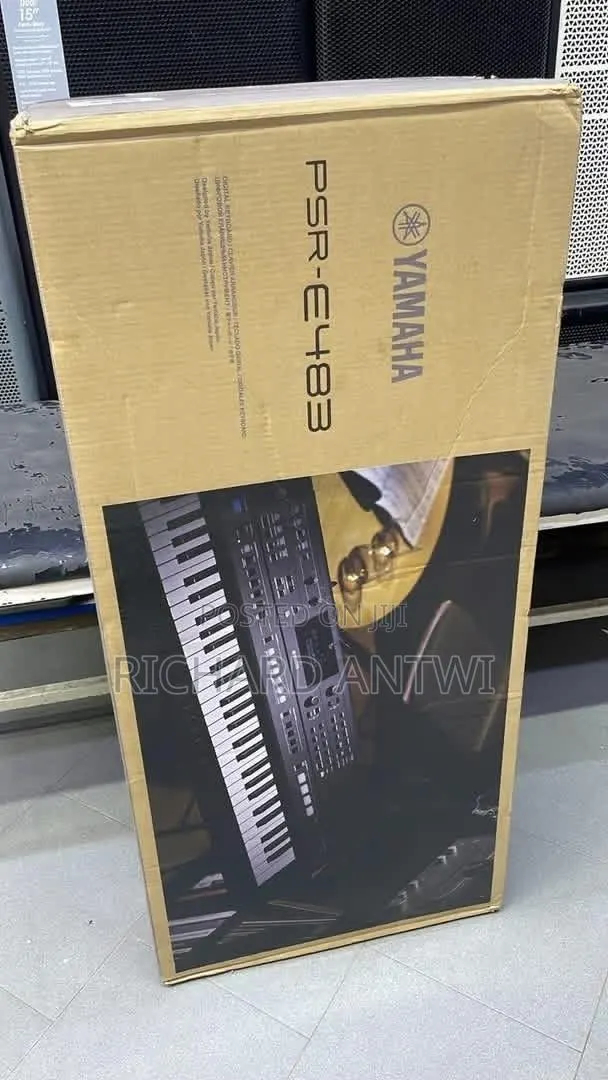 Yamaha PSR-E483 · Photo 1