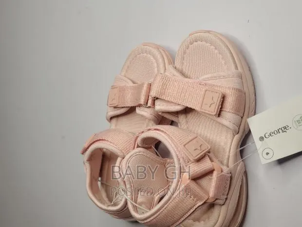 Baby Pink Velcro Star Sandals for Girls · Photo 2