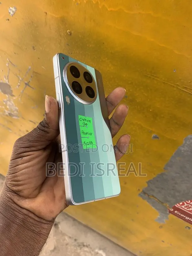 Tecno Camon 30 Premier 512 GB Green · Photo 1