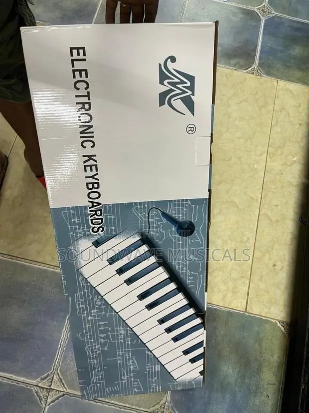 Electronic Keyboard Available MK-4500 · Photo 1