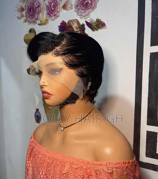 Frontal Pixie Cut · Photo 1