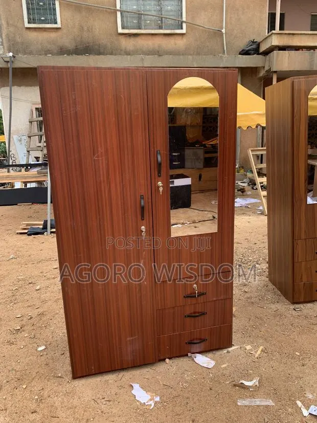 Available Double Wardrobe · Photo 1