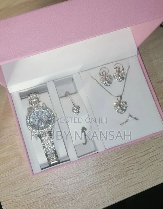 Ladies Watch and Bracelet Jewellery Set · Photo 1