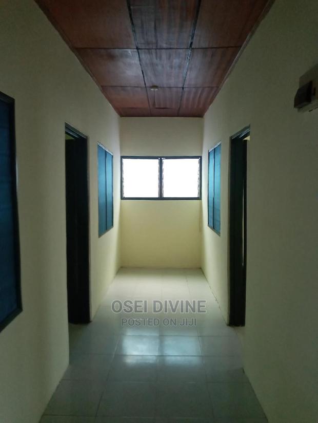 Neat 2-Bedrooms Apartment Dansoman · Photo 4