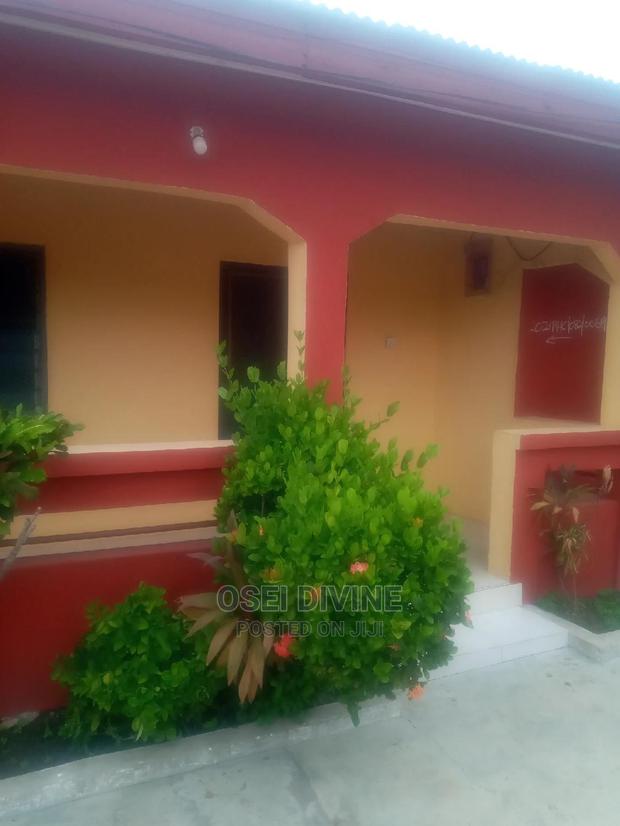 Neat 2-Bedrooms Apartment Dansoman · Photo 1